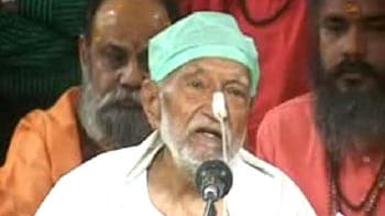 Video : Save Ganga activist Swami Agarwal, 80, ends fast in Delhi