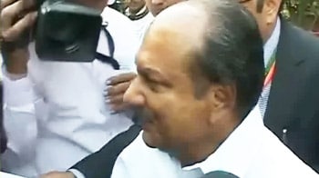 Video : It's a serious allegation: Antony on Army chief's disclosure of 14-crore bribe offer