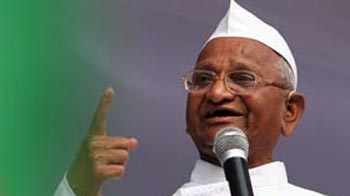 Team Anna angers Parliament with 'thieves and dacoits' remarks Team Anna angers Parliament with 'thieves and dacoits' remarks