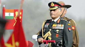 14-crore bribe offer: Army chief to challenge Defence Minister's account