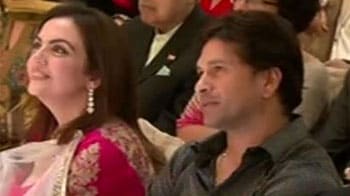 Video : Lata Mangeshkar, Aamir, Salman and other stars pay tribute to Sachin
