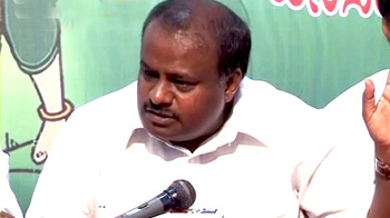 'पीएम देवगौड़ा को भी हुई थी घूस की पेशकश'