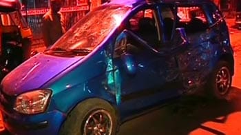Videos : मुंबई में तेज रफ्तार कार ने ली एक जान, 8 घायल