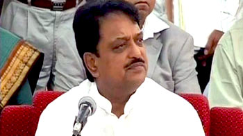 भूमि आवंटन पर दोबारा फंसे देशमुख