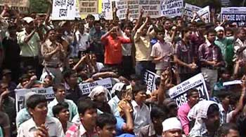Video : Jewellers' protests enter day 20; will Govt roll back gold duty hike?
