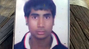 राजधानी में थाने के सामने चाकुओं से गोदकर हत्या