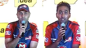 Delhi Daredevils' players welcome Yuvraj back home