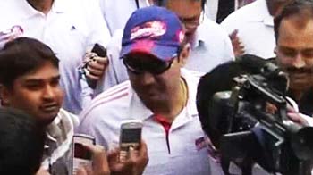 मेट्रो रेल में वीरेंद्र सहवाग