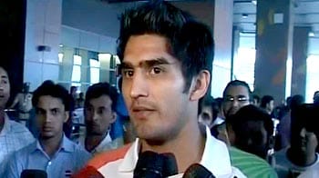Video : Vijender Singh admits pressure made Indian boxers fight