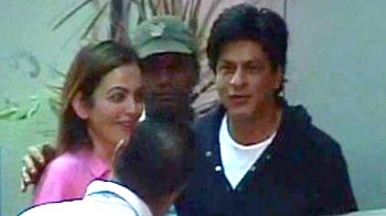 SRK, Nita Ambani return to Mumbai from the US