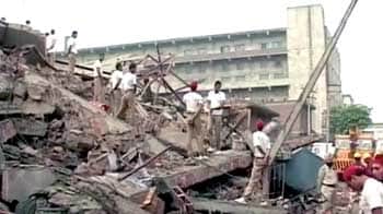 Video : जालंधर में कारखाने की इमारत गिरी, कई घायल