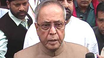 Video : Pranab Mukherjee rubbishes reports of 4 top ministers' offer to quit govt