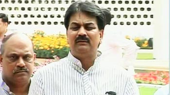 आदर्श मामले में सीएजी रिपोर्ट पेश