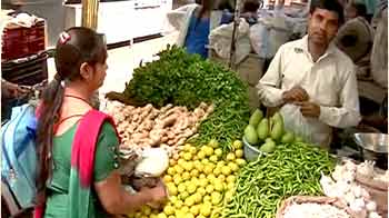 कौन लूट रहा है आपकी गाढ़ी कमाई!