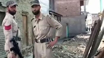 Videos : श्रीनगर में फायरिंग, एक पुलिसकर्मी शहीद