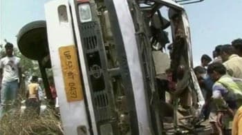 Video : Gorakhpur: Fifteen killed in road accident
