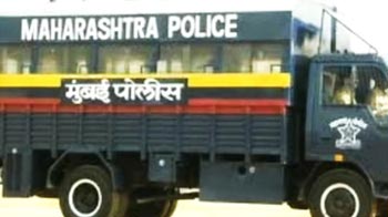 वैन की जाली काटकर चोर फरार