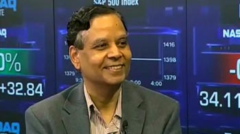 Dow hits new high; US manufacturing data calms worries of slowdown