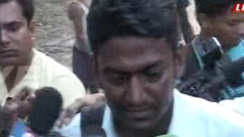 Video : Sukma Collector Alex Paul Menon released by Maoists