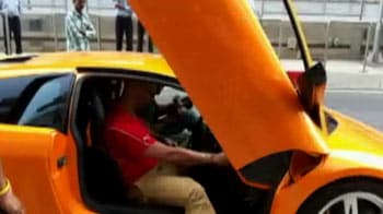 Video : Yuvraj takes his Lamborghini for a spin