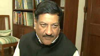 Maharashtra Chief Minister meets PM over drought, farmer suicides in state