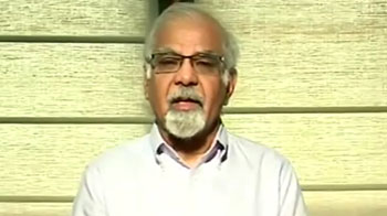 Dismal market, rupee performance might induce RBI to cut rates: Experts