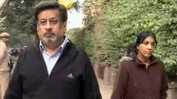 तलवार दंपति पर लगा हत्या का आरोप तलवार दंपति पर लगा हत्या का आरोप