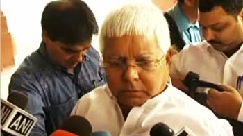 बीड़ी पीनी चाहिए, नुकसान नहीं करती : लालू