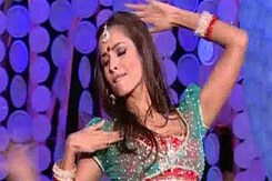 Malaika dances to Anarkali Disco Chali at Greenathon 4 Malaika dances to Anarkali Disco Chali at Greenathon 4