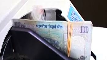 डॉलर के मुकाबले रुपया रसातल में