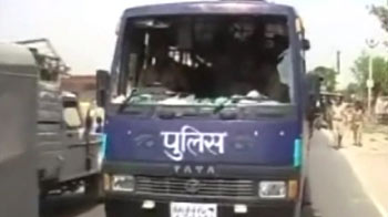 नीतीश के काफिले पर फेंके पत्थर