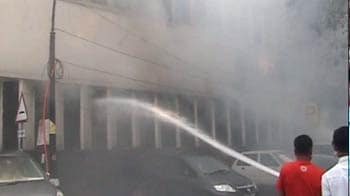 Videos : पटेल चौक की इमारत में आग लगी