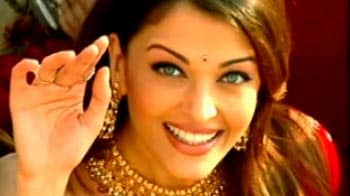 Video : Ash to wear cream Abu-Sandeep sari at Cannes