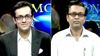 FIIs selling on fears of further drop in rupee: experts