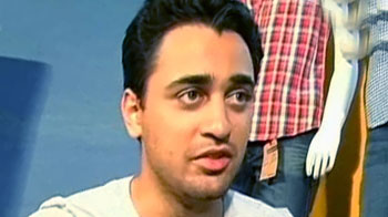 Karan works like Aamir: Imran Khan