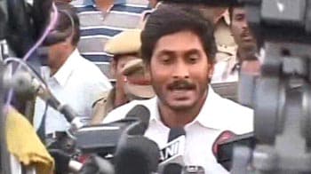 Video : Jagan Mohan Reddy grilled by the CBI for second day