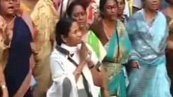 Video : Petrol price hike: Mamata Banerjee takes her protest to streets of Kolkata
