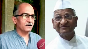 पीएम पर टीम से अलग अन्ना की राय पीएम पर टीम से अलग अन्ना की राय