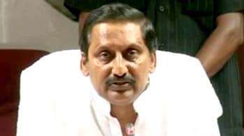 Video : Jagan arrest: Vijayamma, YSR Congress trying to take political advantage, says Kiran Reddy