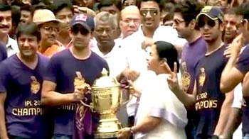 कोलकाता में नाइटराइडर्स की जीत का जश्न