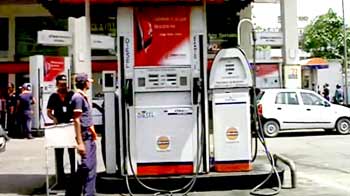 पेट्रोल, डीजल के बीच बढ़ता फासला