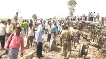 Video : Doon Express derailment: Four killed, Mamata floats sabotage theory