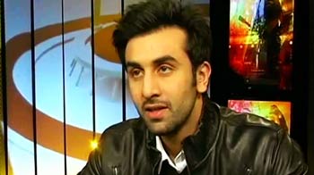 बॉलीवुड में सिर्फ 'स्टार परिवार'!