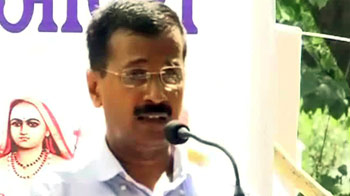 खुद को राजा समझते हैं नेता लोग : केजरीवाल खुद को राजा समझते हैं नेता लोग : केजरीवाल