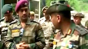 Video : Lieutenant Colonel Dhoni bowls over Kashmir
