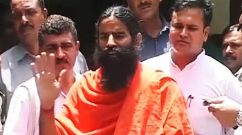 रामदेव-केजरीवाल ने विवाद का खंडन किया रामदेव-केजरीवाल ने विवाद का खंडन किया