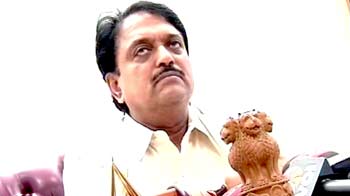 शिंदे और देशमुख के लिए बढ़ी मुश्किलें