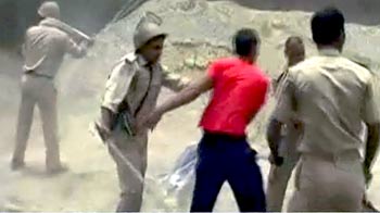 युवक की मौत, लोगों का थाने पर हंगामा