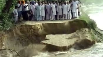 Videos : सरहिंद नहर में गहरी दरार, गांवों में पानी घुसा