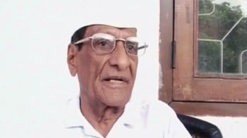 Videos : रामदेव के पैर छूना गलत था : गौतम
